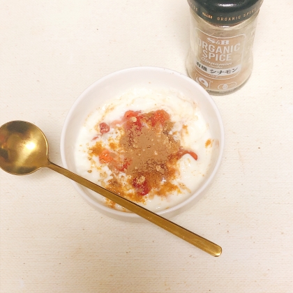 はじゃじゃさん‎♪
いちごジャムヨーグルト大好きです。シナモンをかけて風味がよいです。素敵なレシピありがとうございますෆෆ˚*(‎•͈ ᎑•͈ ෆ˚*