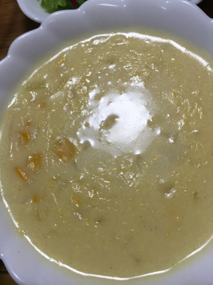 シンプルなコーンスープ