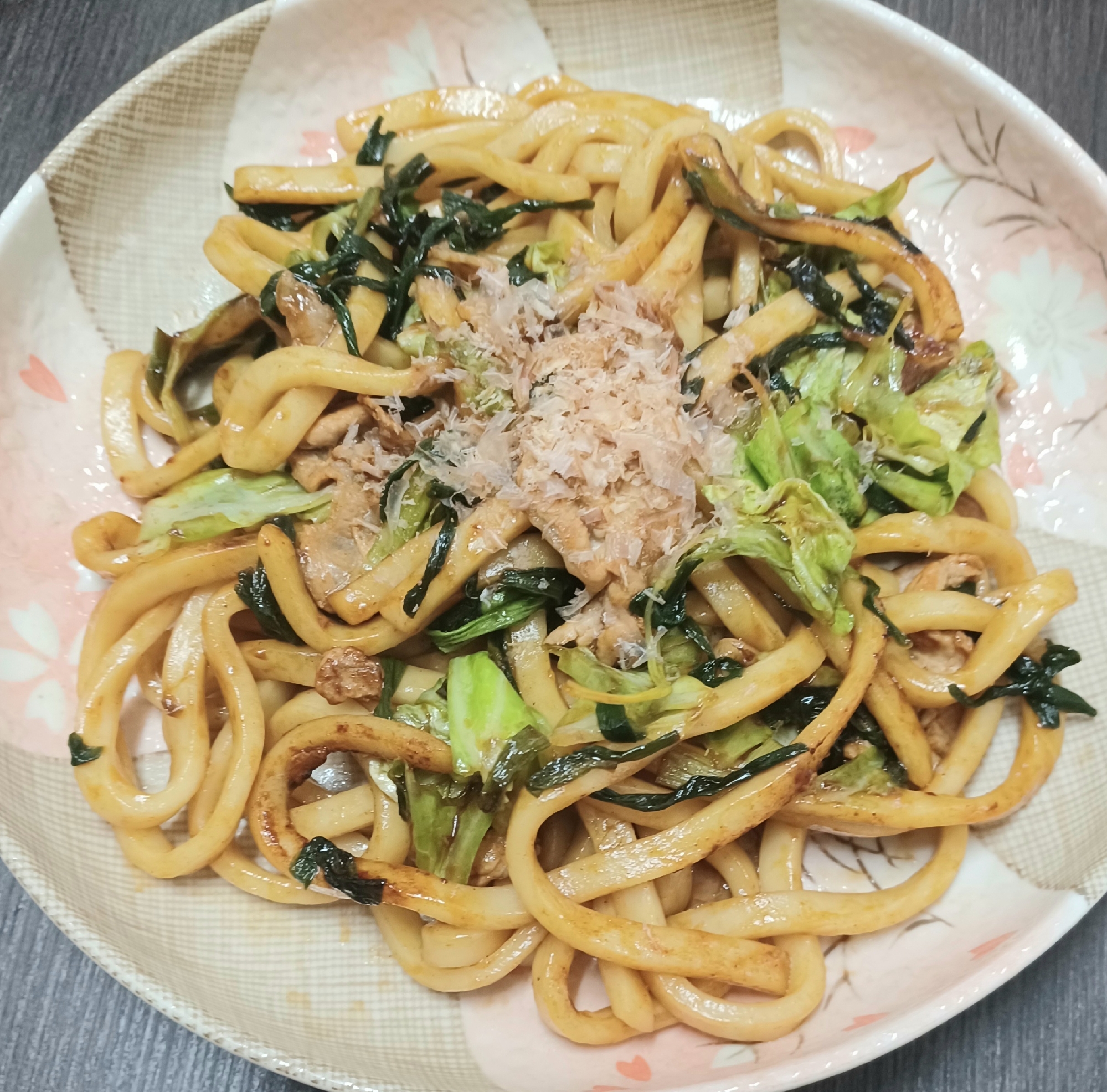 ☆ニラとキャベツと豚肉の焼きうどん☆♪