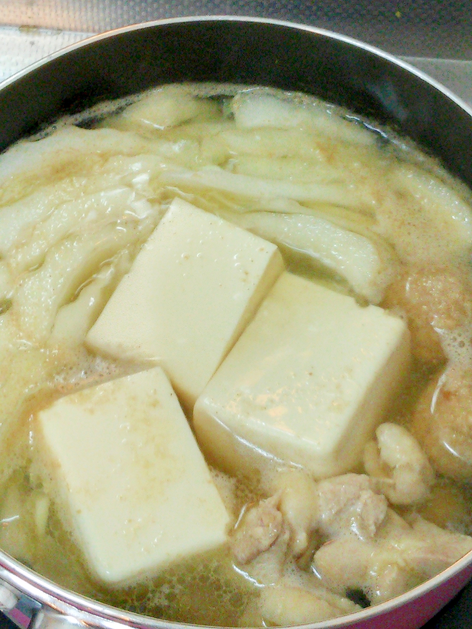 焼きアゴだし香る♪白菜と鶏肉と肉団子と豆腐の寄せ鍋