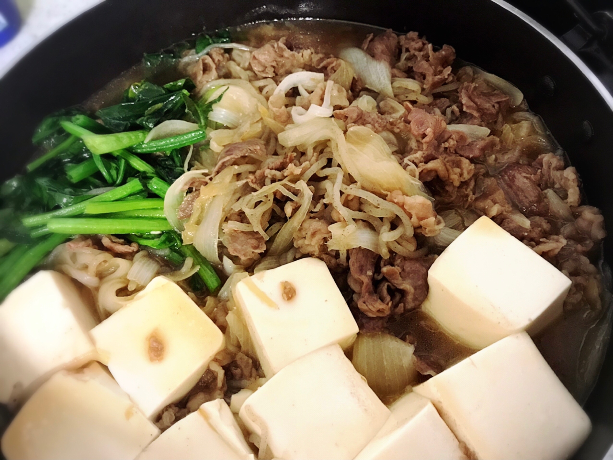 牛切り落とし肉と新玉ねぎであっさり肉豆腐