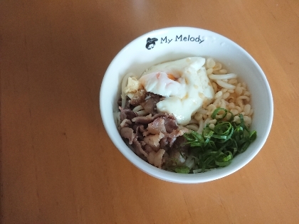 温泉卵が少し失敗しましたが、美味しかったです。お肉が美味しかったですし、ボリュームが出ていいですね。