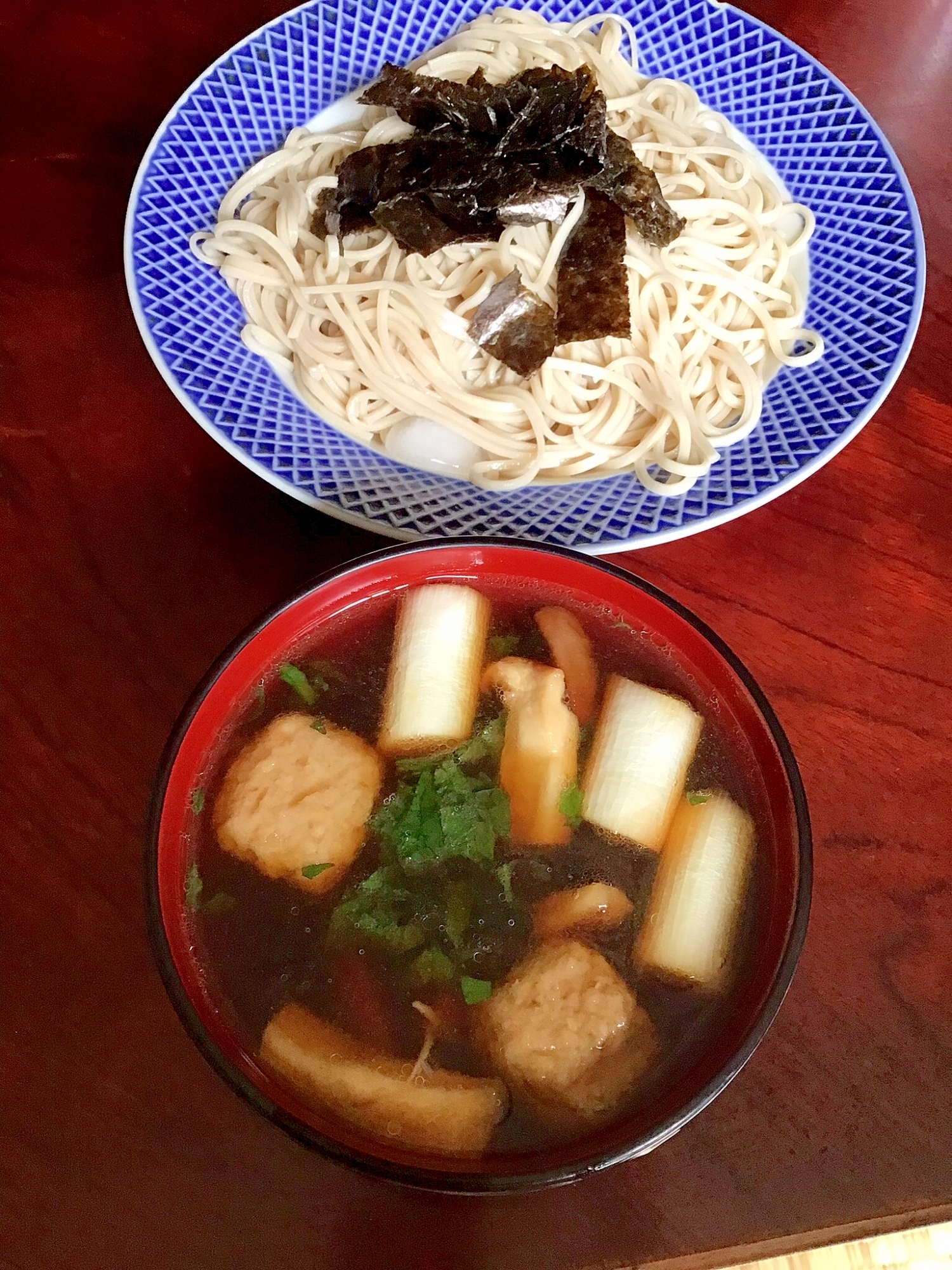 鶏つくねと長ネギとエリンギの漬け汁の素麺。