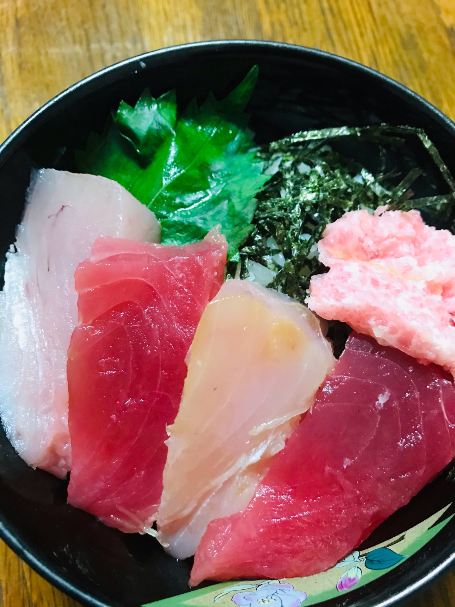 マグロづくし丼