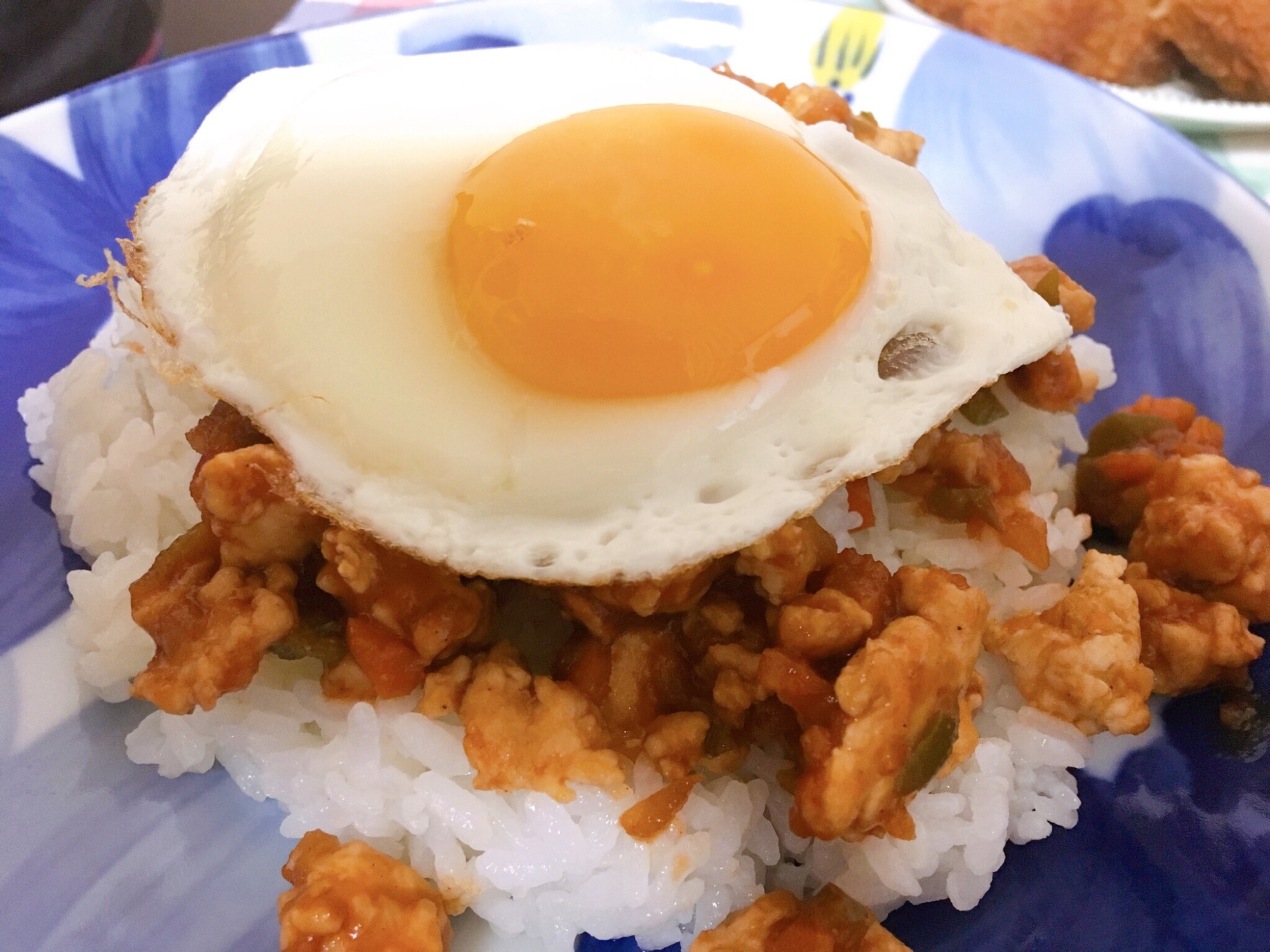 洋風ひき肉丼