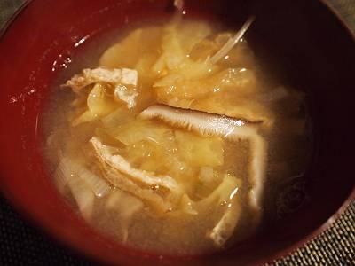 キャベツと干し椎茸のお味噌汁