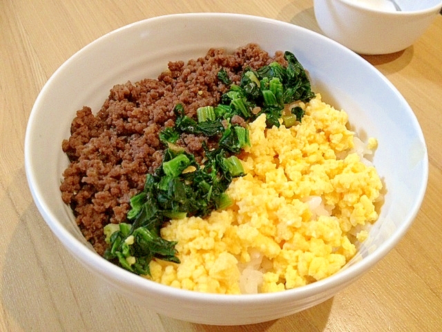 甘辛肉そぼろで★三食丼