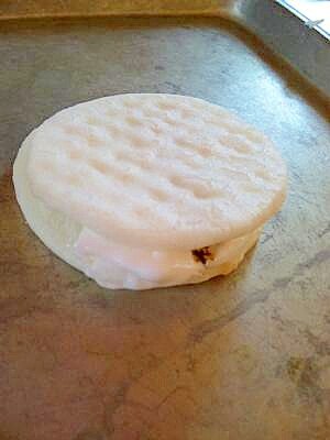 赤ちゃんせんべいで マシュマロサンド レシピ 作り方 By ナヲミング 楽天レシピ 赤ちゃんせんべいで マシュマロサンド レシピ 作り方 By ナヲミング 楽天レシピ