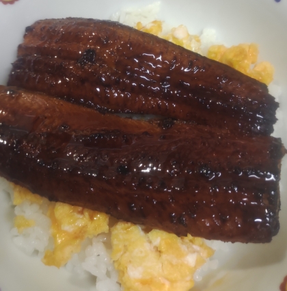 ふわふわ！うな玉丼
