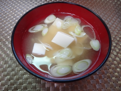 お酒と醤油が隠し味の豆腐のお味噌汁！