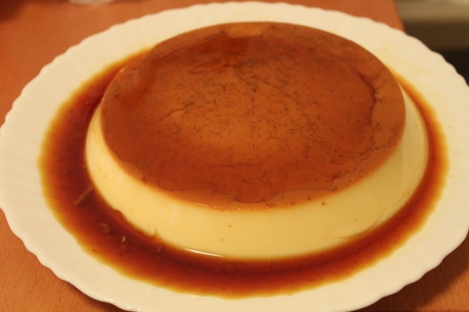 器に盛られたプリン