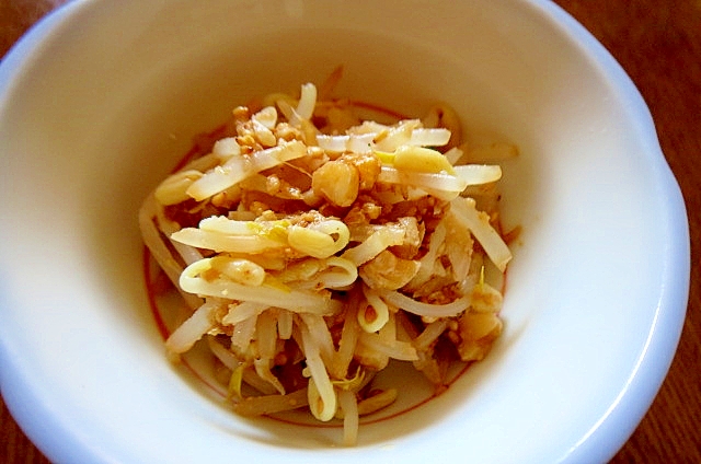 モヤシのクルミ和え