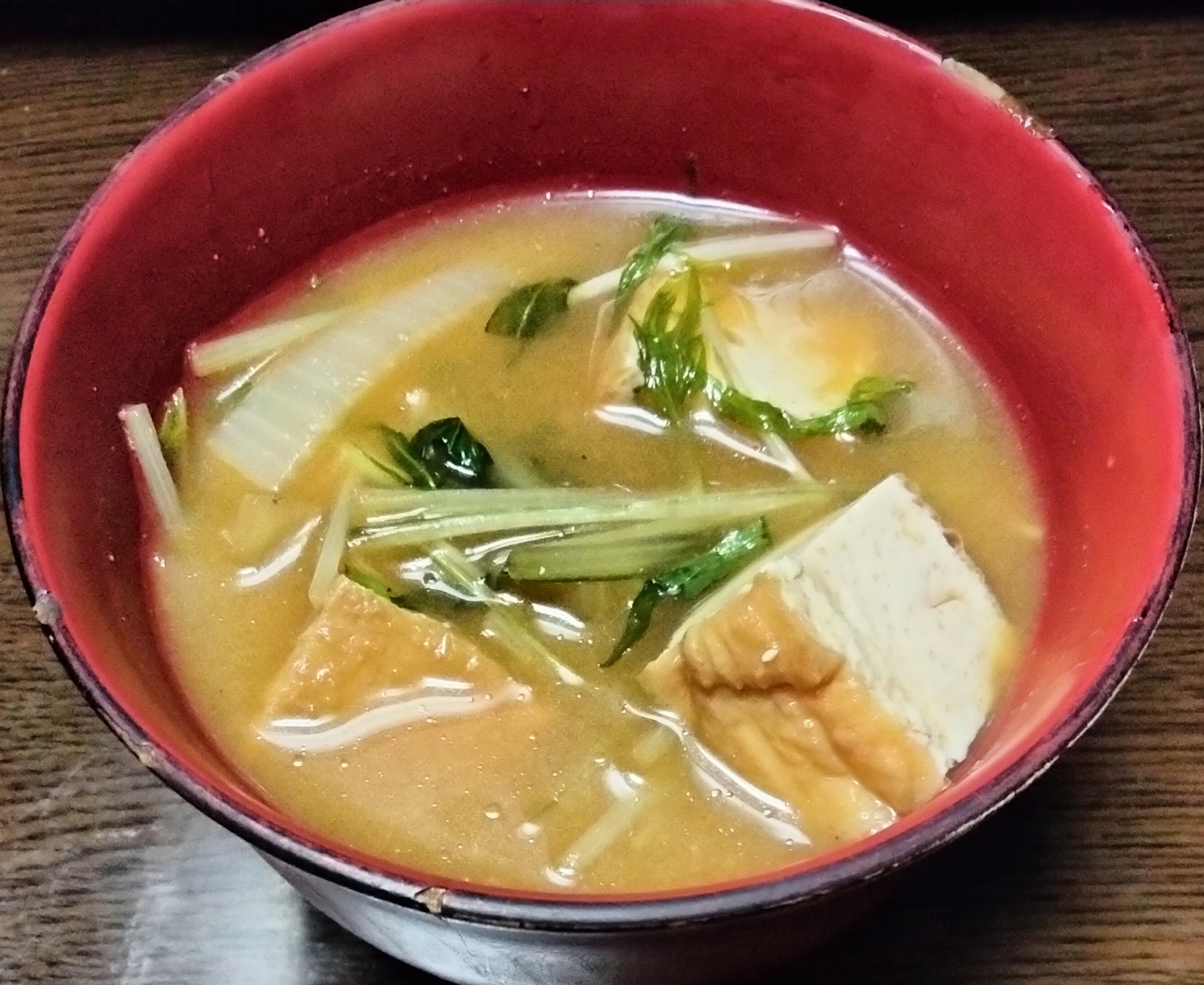 玉ねぎ水菜厚揚げの味噌汁