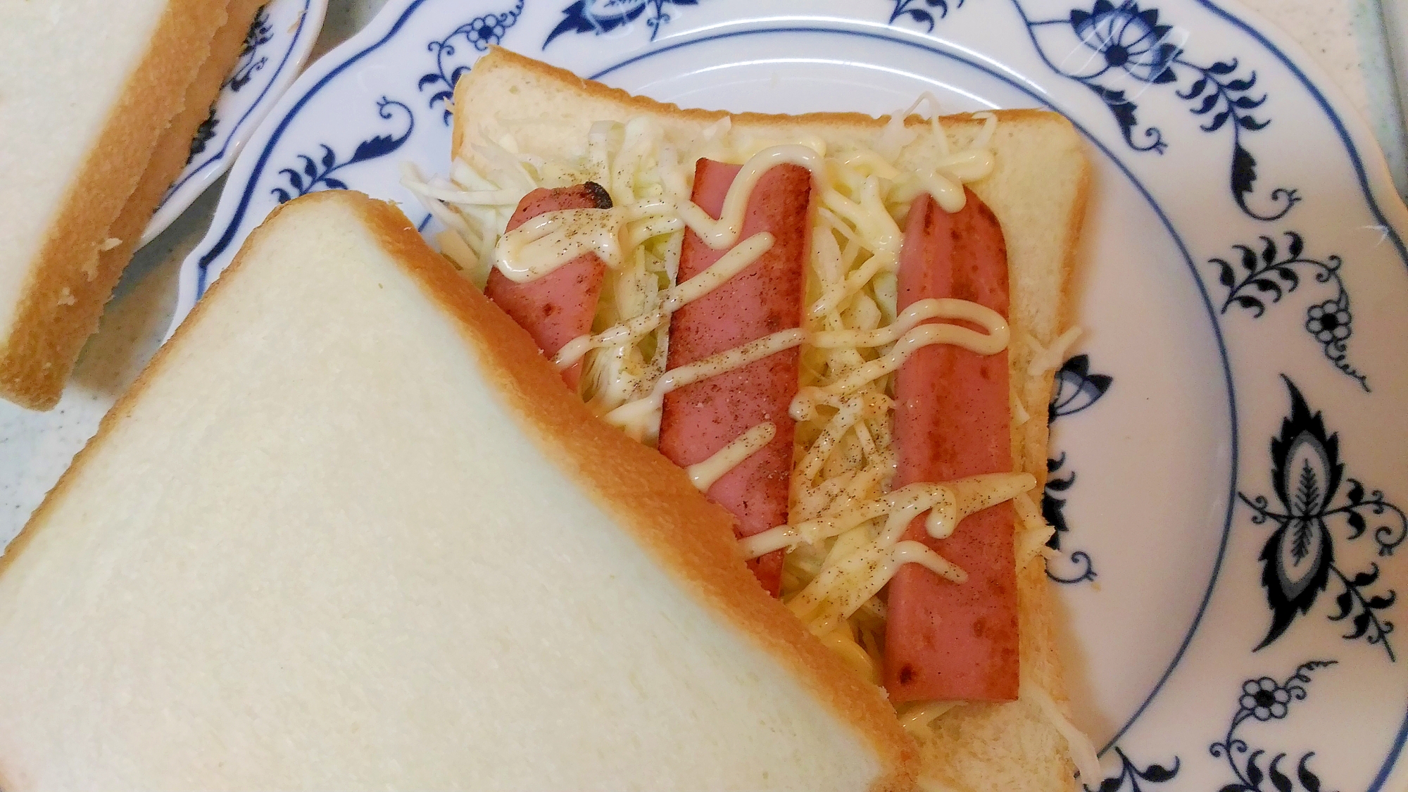 焼き魚ニソとキャベツのサンドイッチ