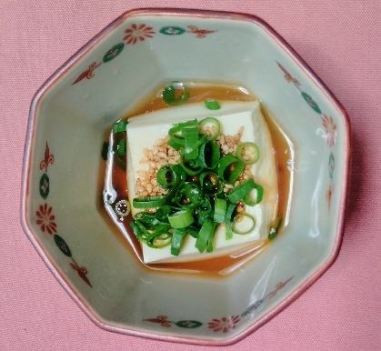 電子レンジの温めキーで簡単で美味しい湯豆腐出来ました！
レシピありがとうございます（*'‐'*)♪