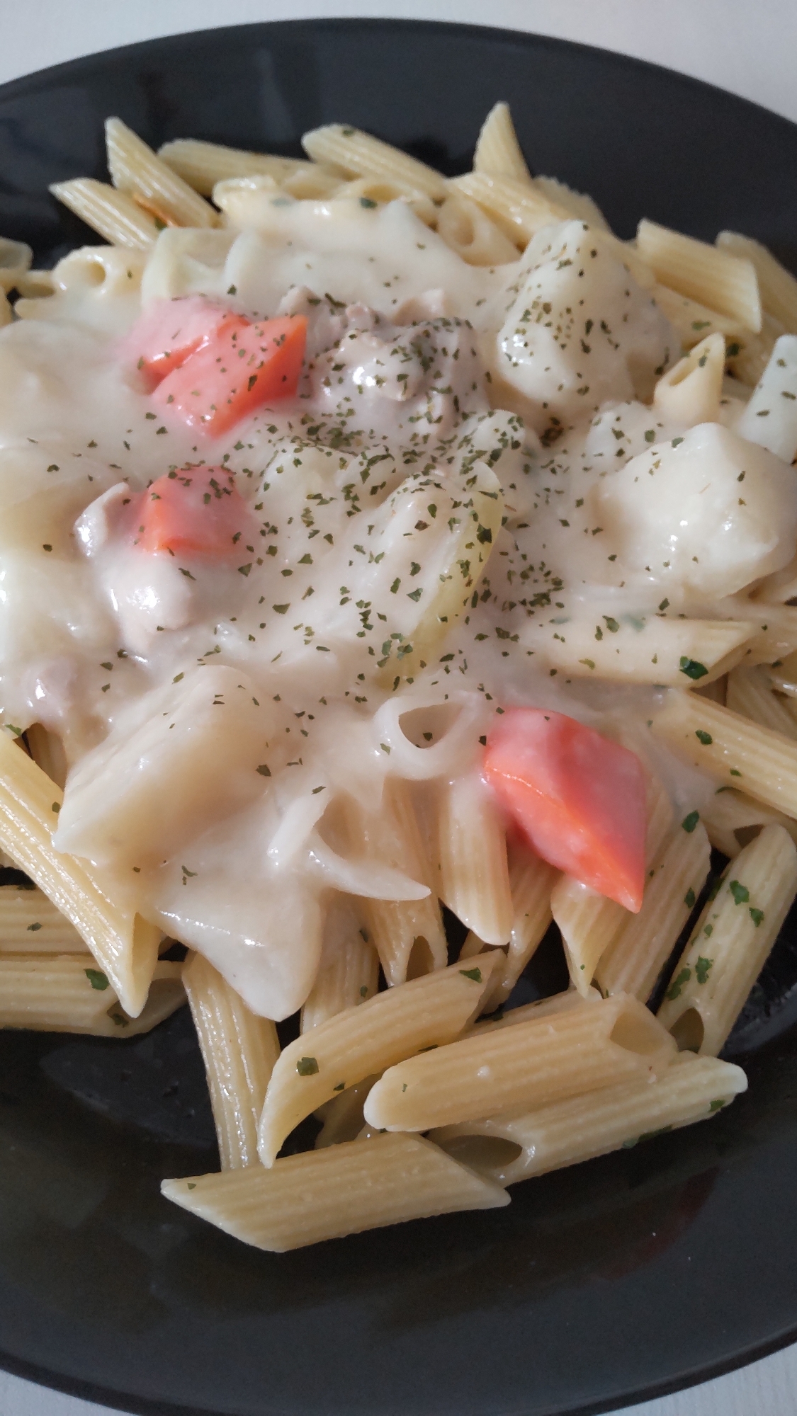 簡単リメイク☆シチュー→チーズ入りシチューのパスタ