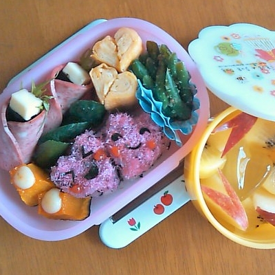 こどものお弁当★桜の花びらハートちゃん