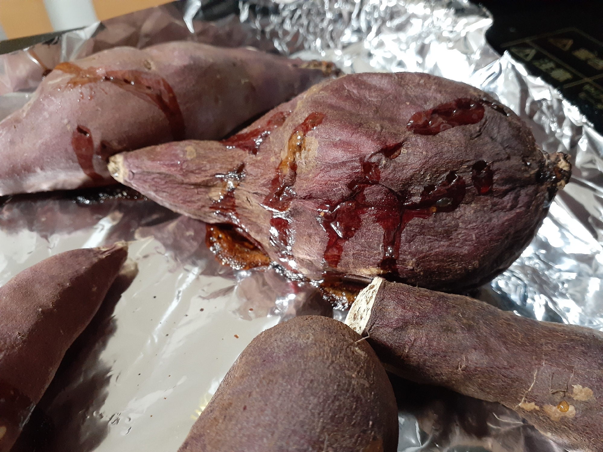 皮まで美味しい!蜜が溢れる皮パリねっとり焼き芋!