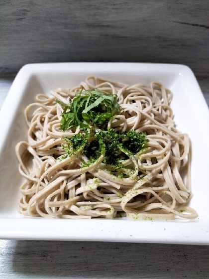 きょうはこちら♬初梅酢入れためんつゆで食べました❢夏にぴったりの爽やかな酸味✨で青海苔や紫蘇とも合ってとっても美味♡素敵なレシピ感謝です(◕ᴗ◕✿)