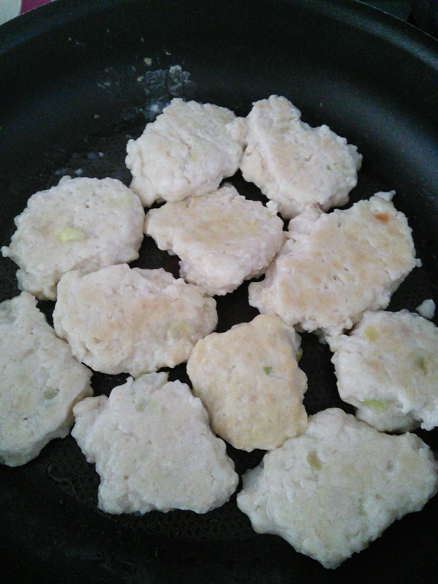 【離乳食後期】鶏肉と豆腐のふんわりハンバーグ