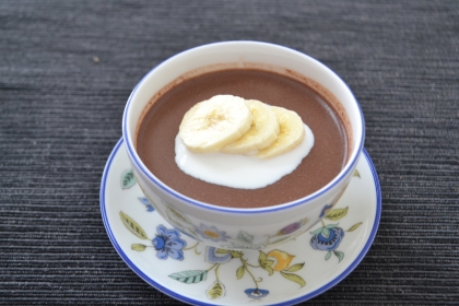 ダークチョコレートで作ったので色が濃くなりましたが濃厚で美味しかったです♬美味しいレシピありがとうございましたぁ～（*^_^*）