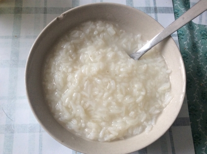 残った冷やご飯で★胃に優しい「梅粥」