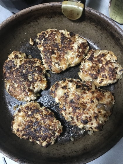 つなぎは片栗粉だけ☆シンプルハンバーグ