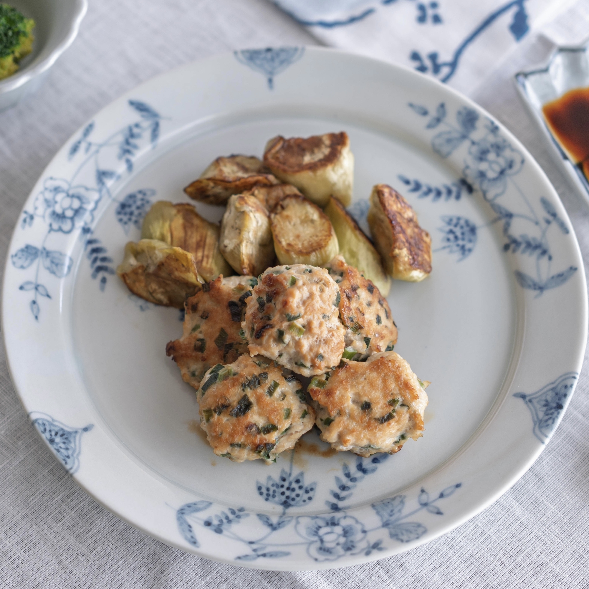 にらつくねとなすの蒸し焼き【和食・主菜】