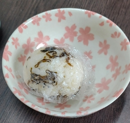 おにぎりアレンジ 塩昆布&白ごま