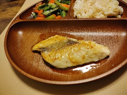 シイラのムニエル　バター醤油味