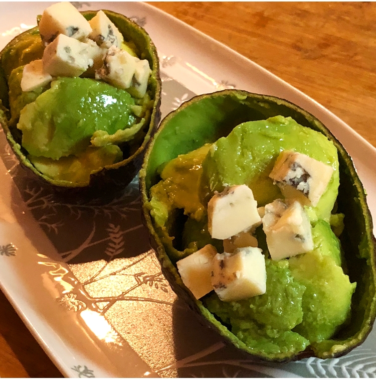 うまうま アボカドとブルーチーズのおつまみ レシピ 作り方 By うさむー ねこちき 楽天レシピ