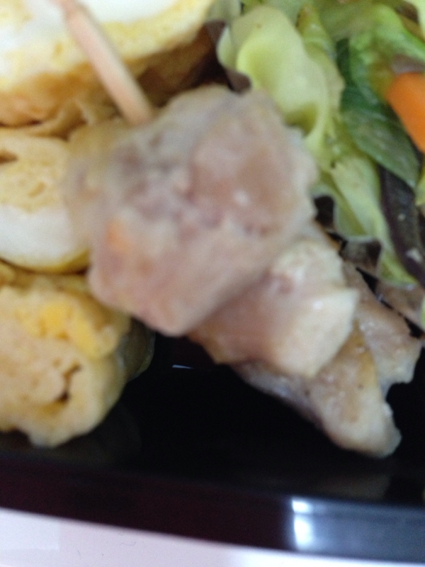 お弁当に☆爪楊枝で鶏肉の塩焼き(*^^*)