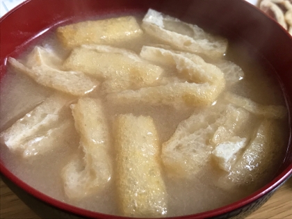 お豆腐と油揚げのお味噌汁