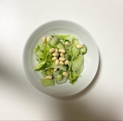 大豆水煮とレタス&コーンのコブサラダ