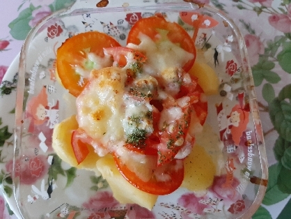 トマトとじゃが芋のチーズ焼き