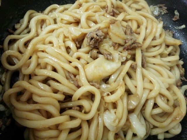 キノコとキャベツの焼きうどん