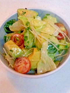 野菜とスプラウトのマヨサラダ