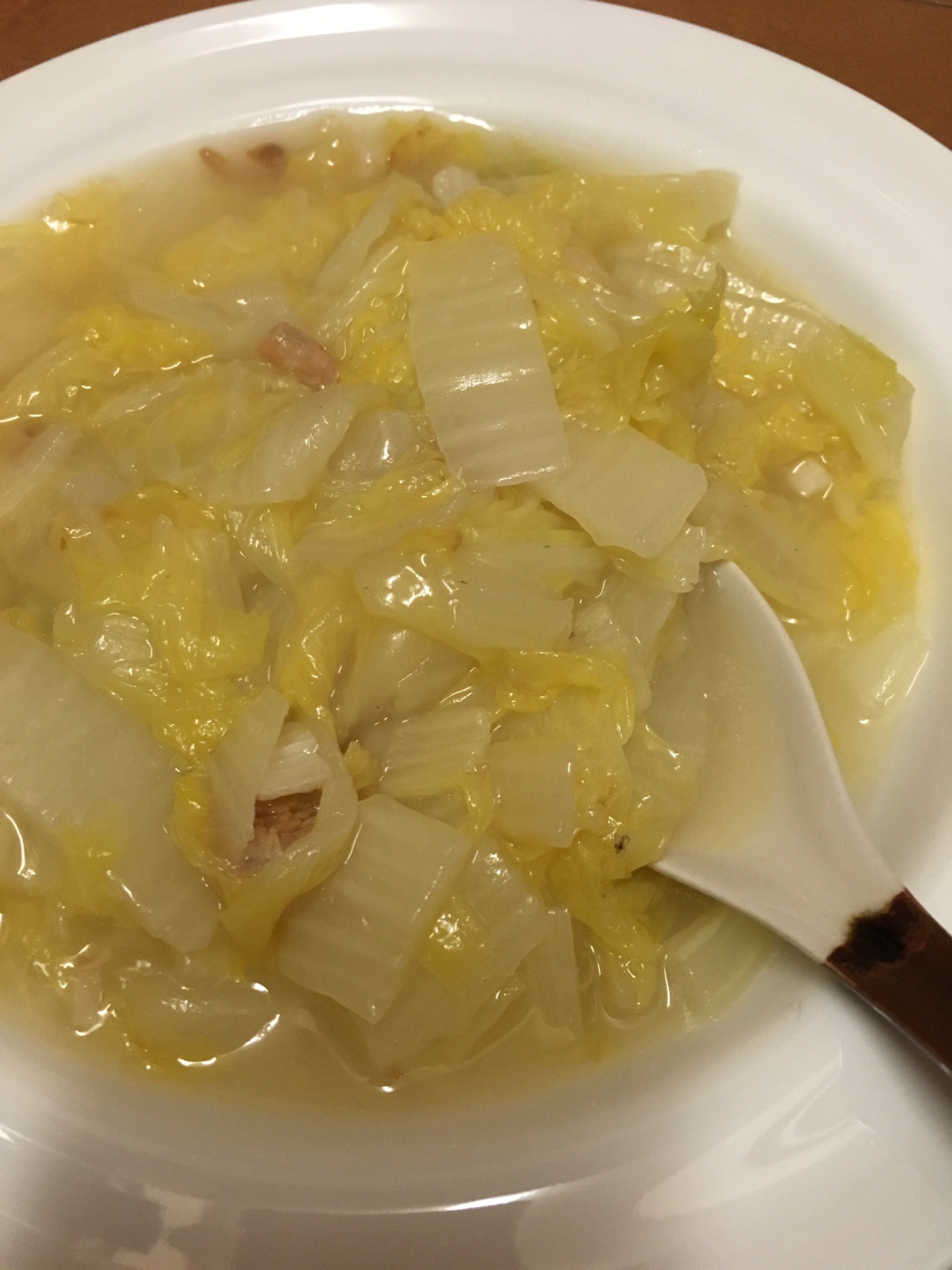 桜えびとにんにくが効いてる！台湾の白菜トロトロ煮