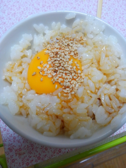 わさび醤油とココナッツオイルのふわふわ卵かけご飯