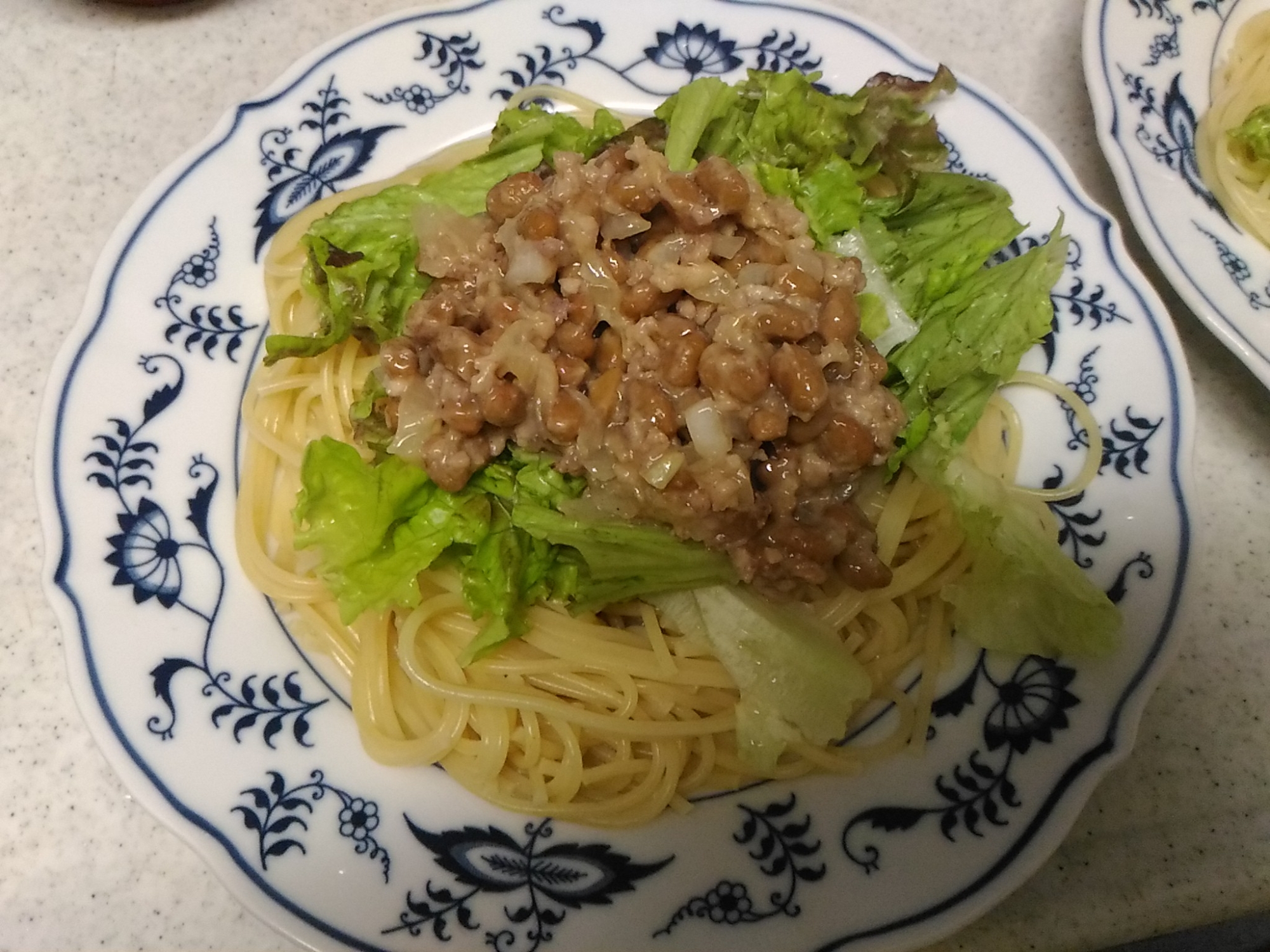 納豆と挽肉の味噌ソースパスタ