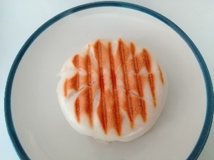 ホットサンドメーカーでピリ辛焼き肉まん♪