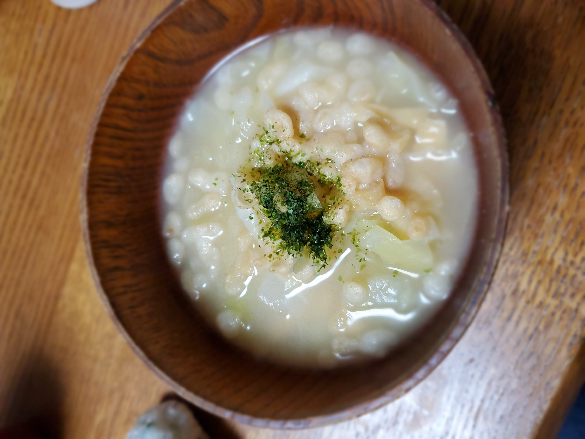 キャベツと天かすのお味噌汁