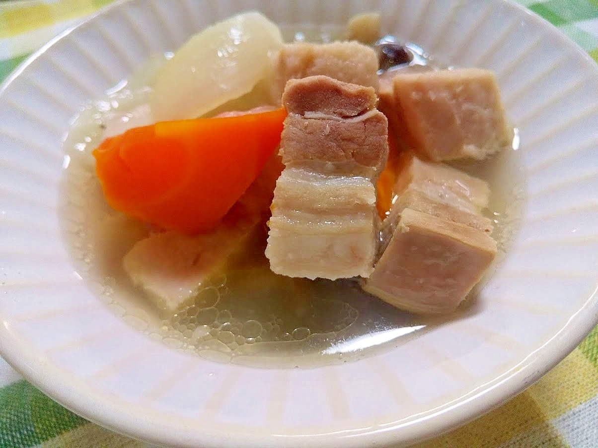 じっくり煮込む！豚バラ肉と野菜のゴロゴロポトフ