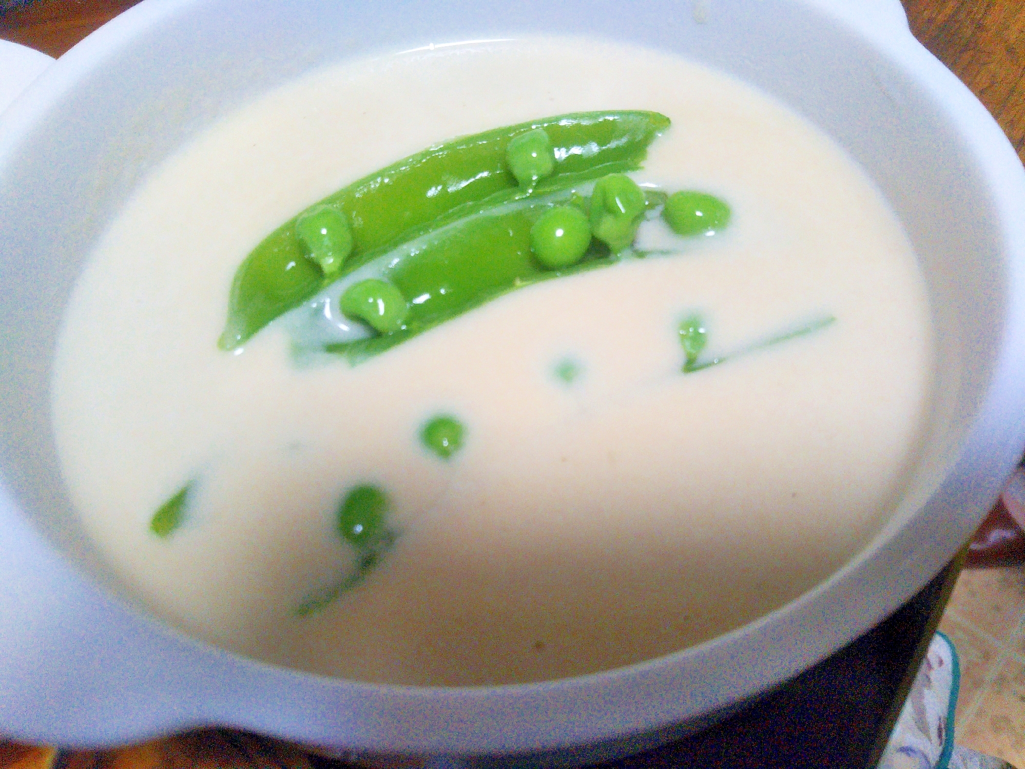 スナップエンドウの豆乳スープ