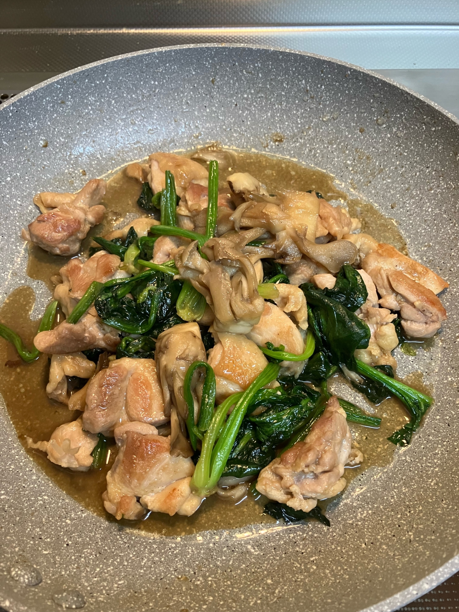鶏肉とほうれん草と舞茸のコンソメ醤油炒め^_^