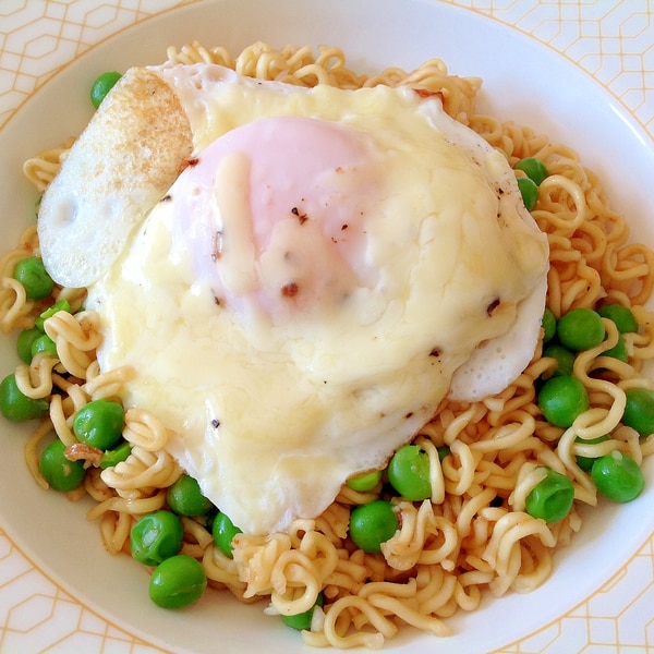 チーズ目玉焼きのせインスタント焼きそば レシピ 作り方 By Findus 楽天レシピ チーズ目玉焼きのせインスタント焼きそば レシピ 作り方 By Findus 楽天レシピ