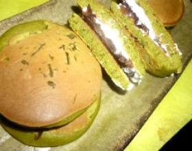 茶葉トッピングのHMで簡単♪抹茶クリームどら焼き