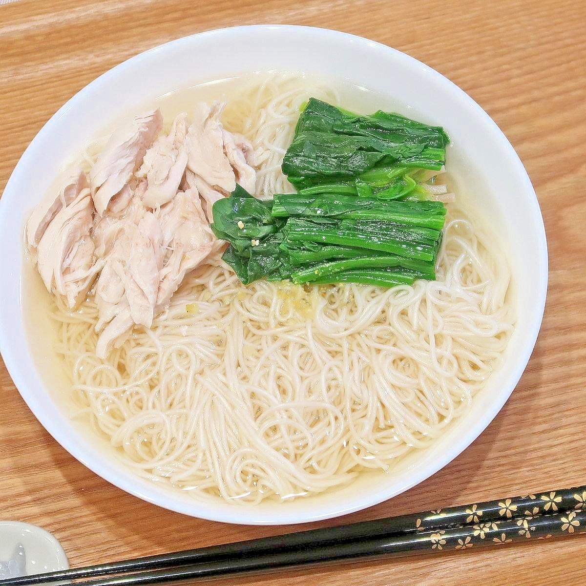 ほうれん草とささみの温かい素麺☆柚子の香りを添えて