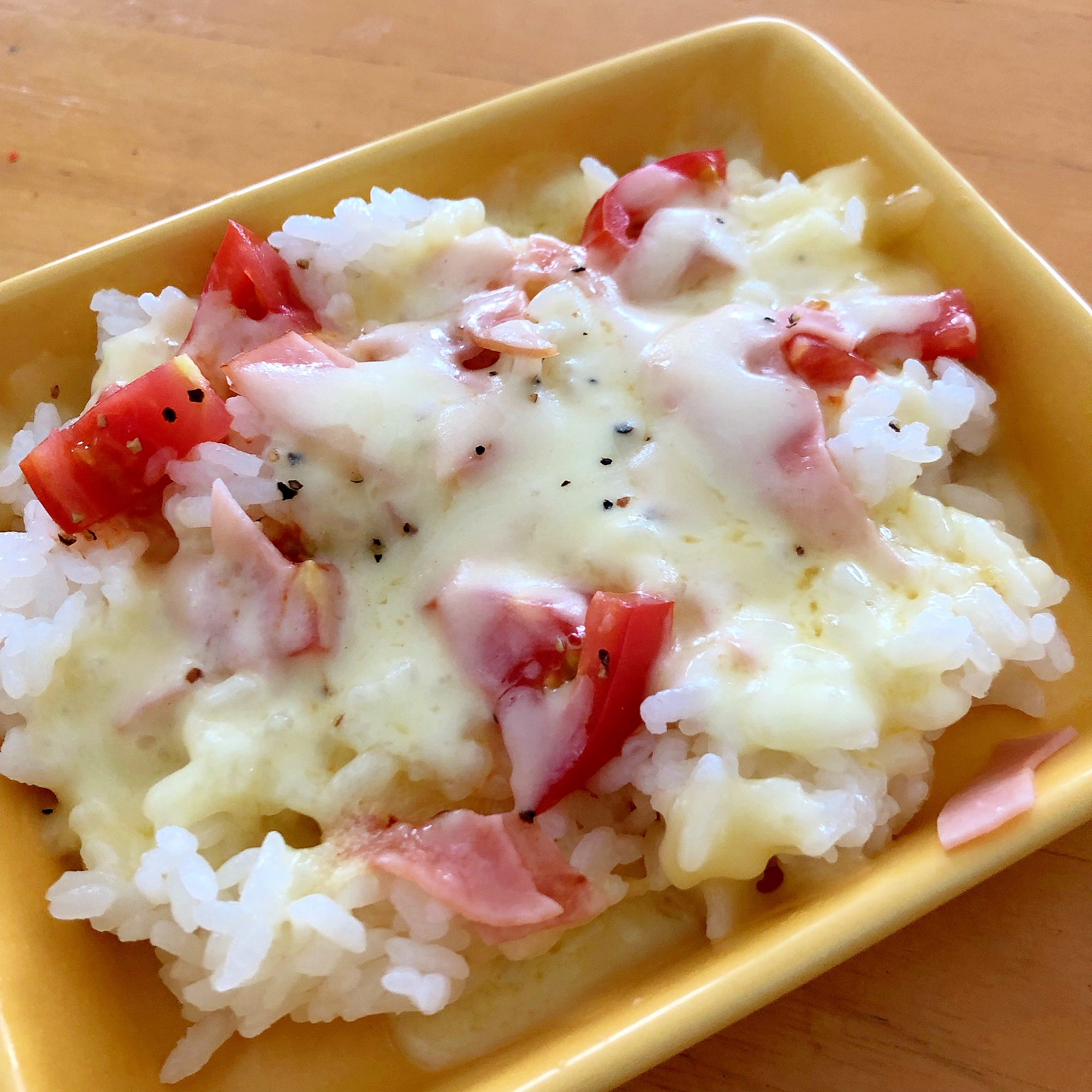 トマトとハムとチーズのご飯