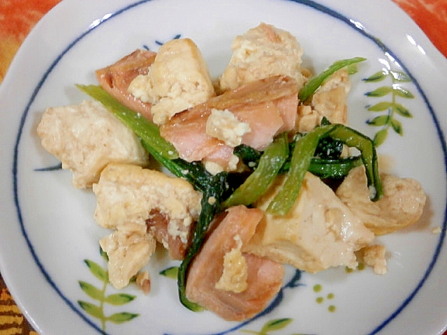 鱒・小松菜の豆腐炒め